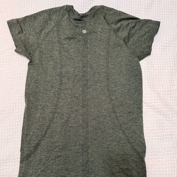 LULULEMON short serve swiftly tech tee in army green size 6 - Picture 3 of 3